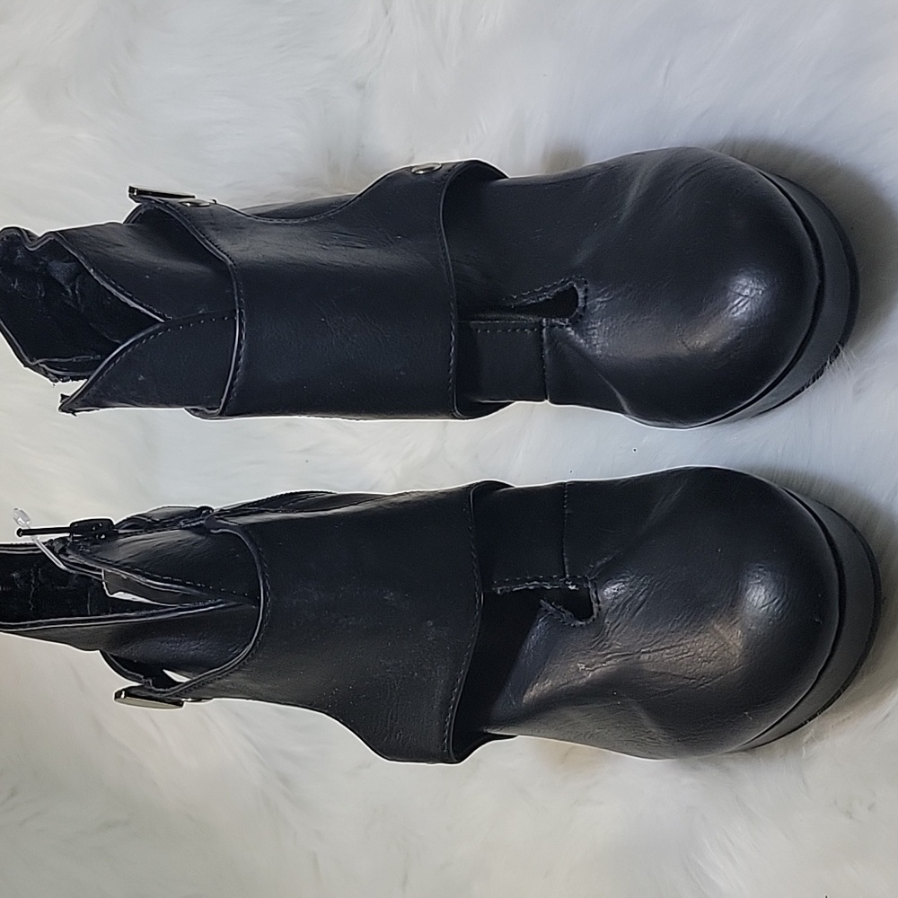 Black Boot - image 3